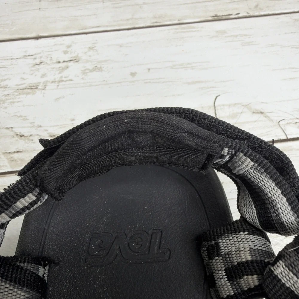 Teva Hurricane XLT 2 Kids Size 5 Fits Women S 7 Sport Sandals Black Gray